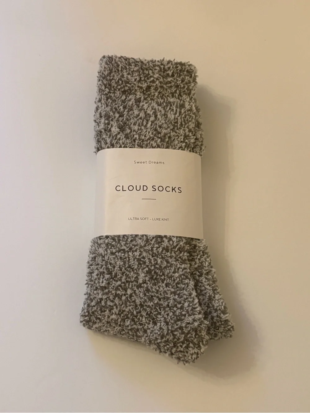 New NWT Sweet Dreams Luxe Knit Cloud Socks New Ultra Soft Gray White OS
